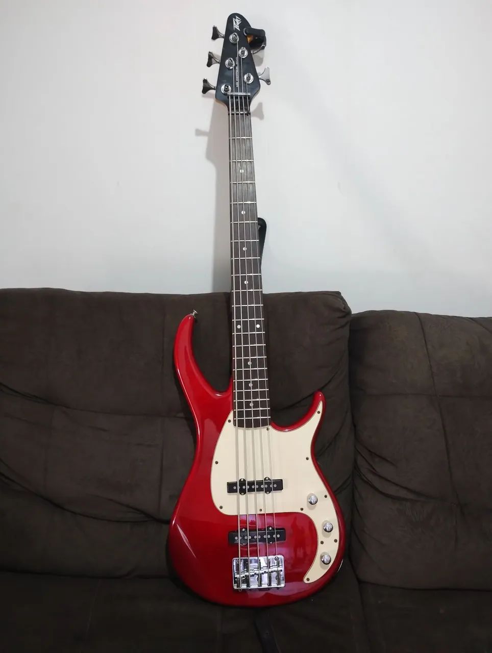 Baixo Peavey 5 c ( encordoamento Elixir) Obs; baixo passivo mas som monstruoso  - Foto 3