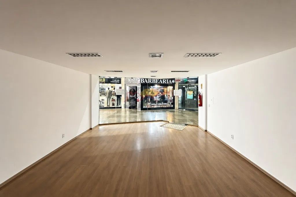 SALA COMERCIAL COM MEZANINO NO CENTRO DE JOINVILLE - Foto 2