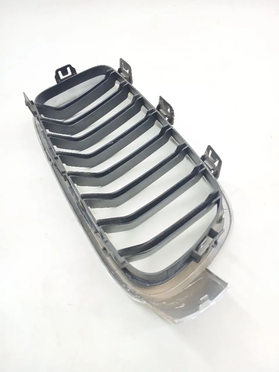 Grade Esquerda Parachoque Dianteiro Bmw 320i 2.0 2016 2017 - Foto 5