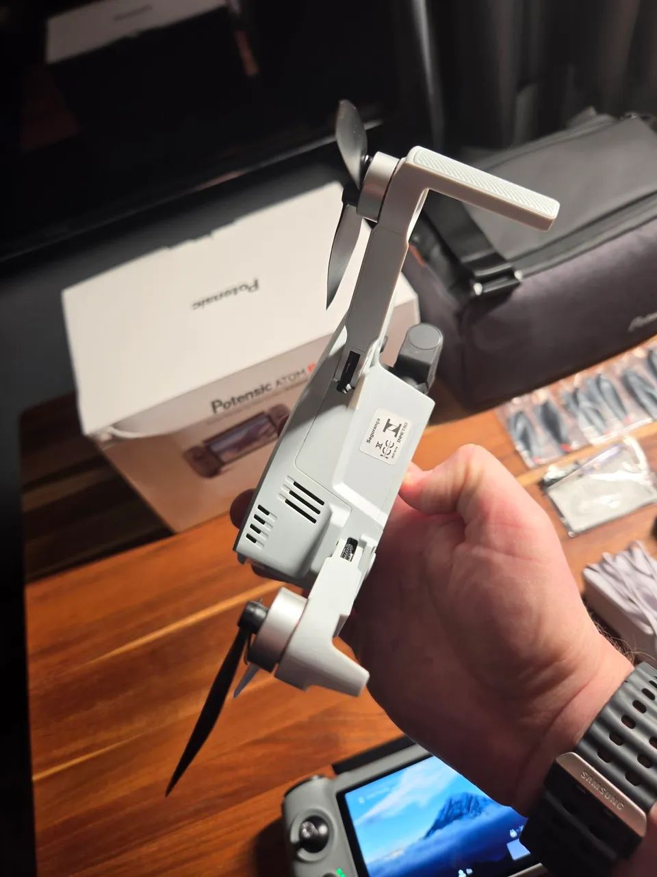Drone Potensic Atom 2 Fly More + controle com tela - Foto 5