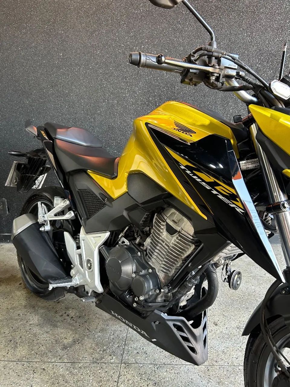 CB TWISTER 300F  - Foto 3