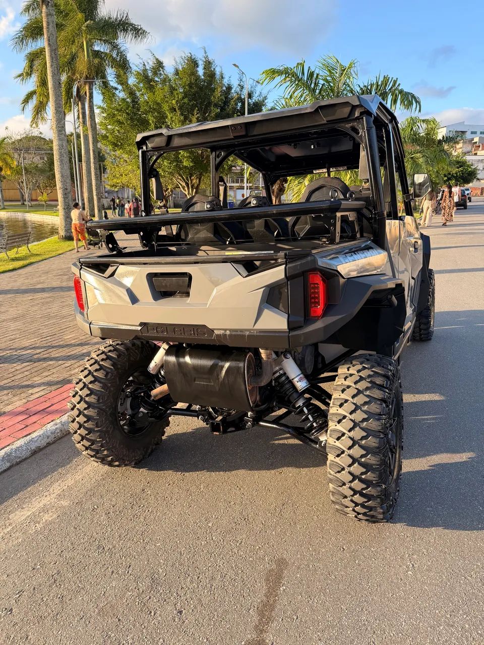 UTV Polaris General 4 lugares  - Foto 3