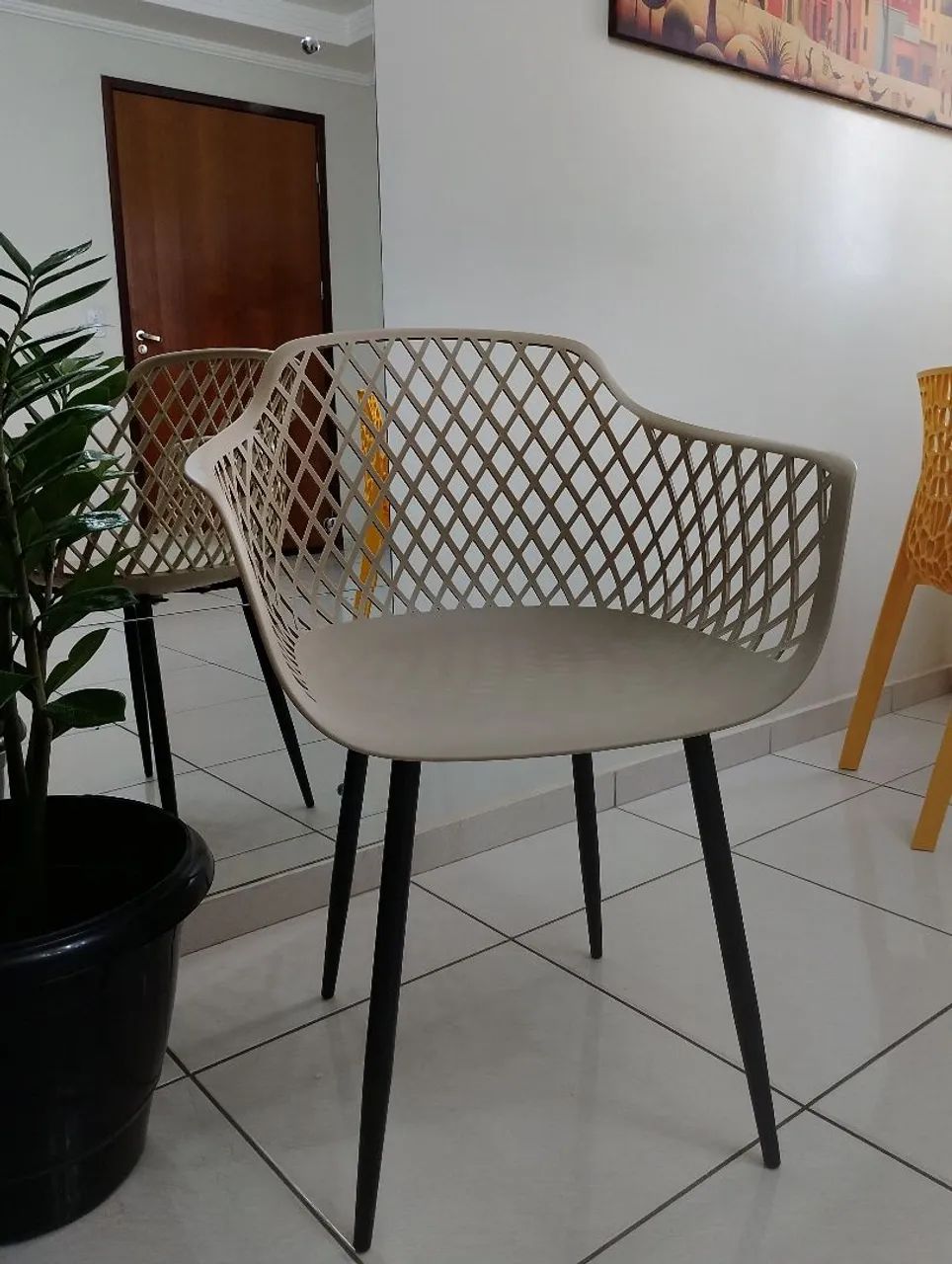 Vendo 02  Cadeiras com designer de teia - Foto 2