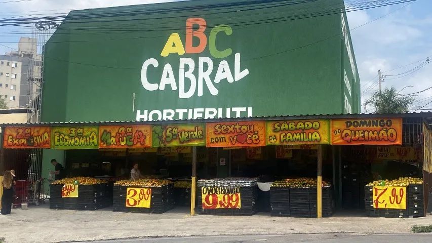 Vagas para repositor, operadora de caixa e serviços gerais 