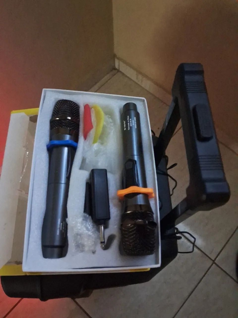 Caixa de som com microfones sem fio - Foto 6