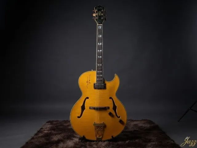 Guitarra Condor