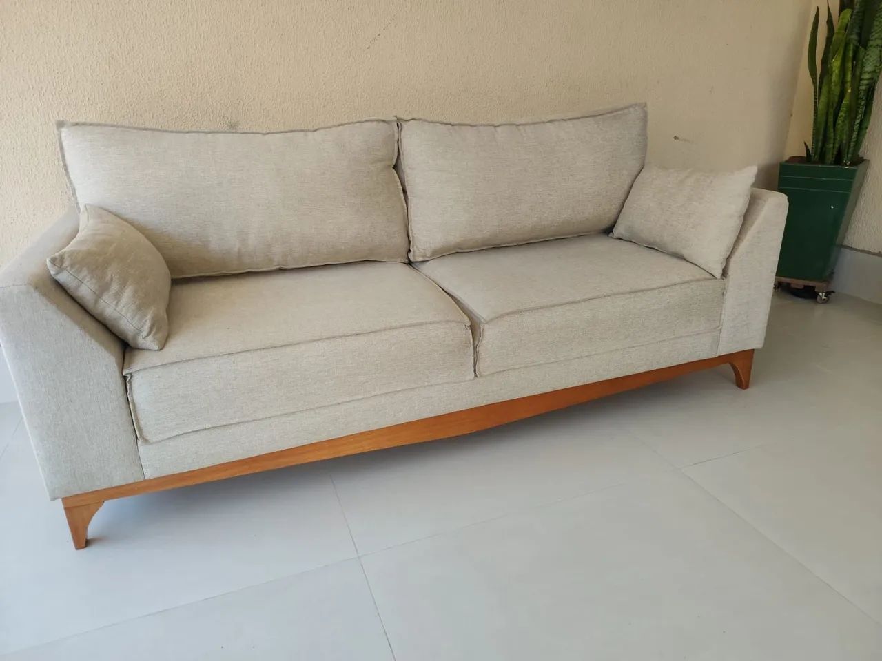 SOFÁ 03 LUGARES SUPER CONSERVADO