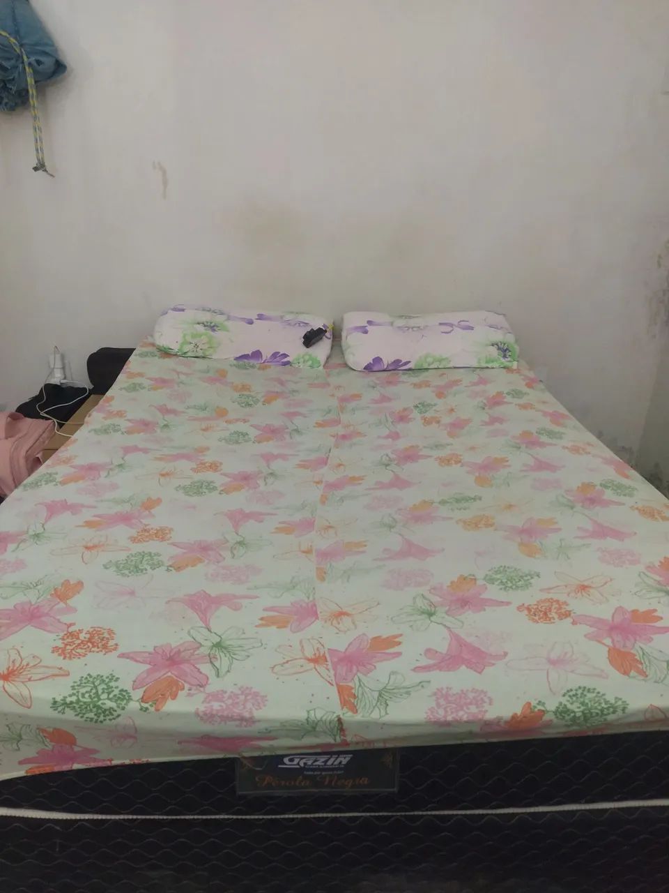 Cama semi nova 