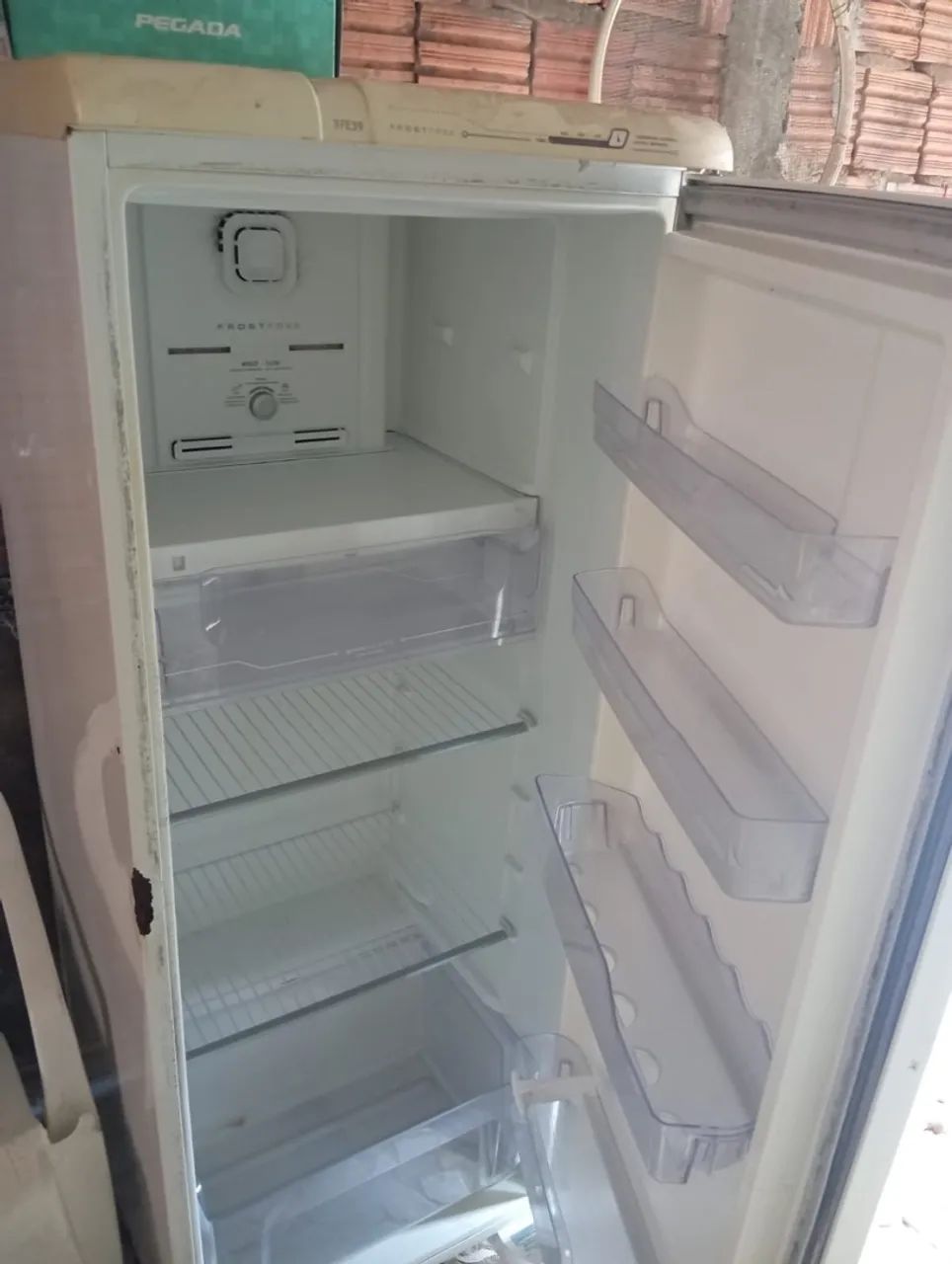 Vendo geladeira Electrolux  - Foto 2