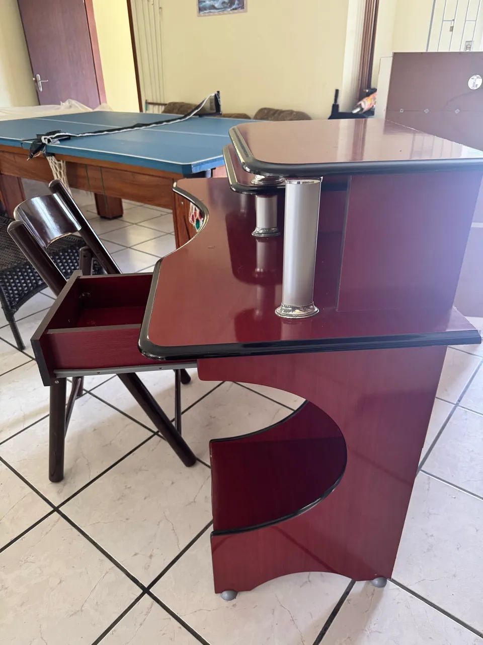 Mesa escrivaninha com cadeira - Foto 3