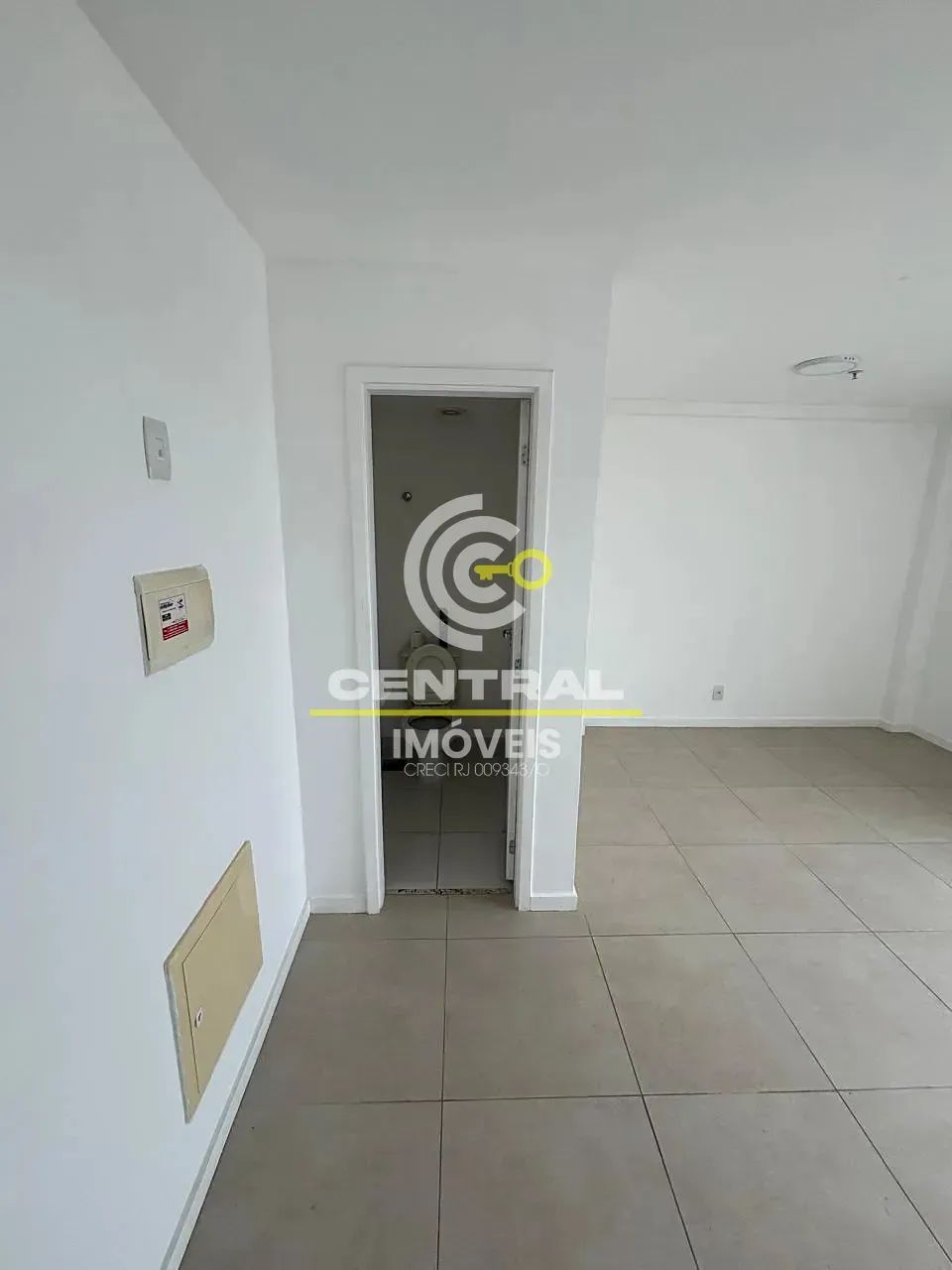 Sala Comercial para alugar na Avenida Vinte e Dois de Maio, Centro, Itaboraí - RJ - Foto 4