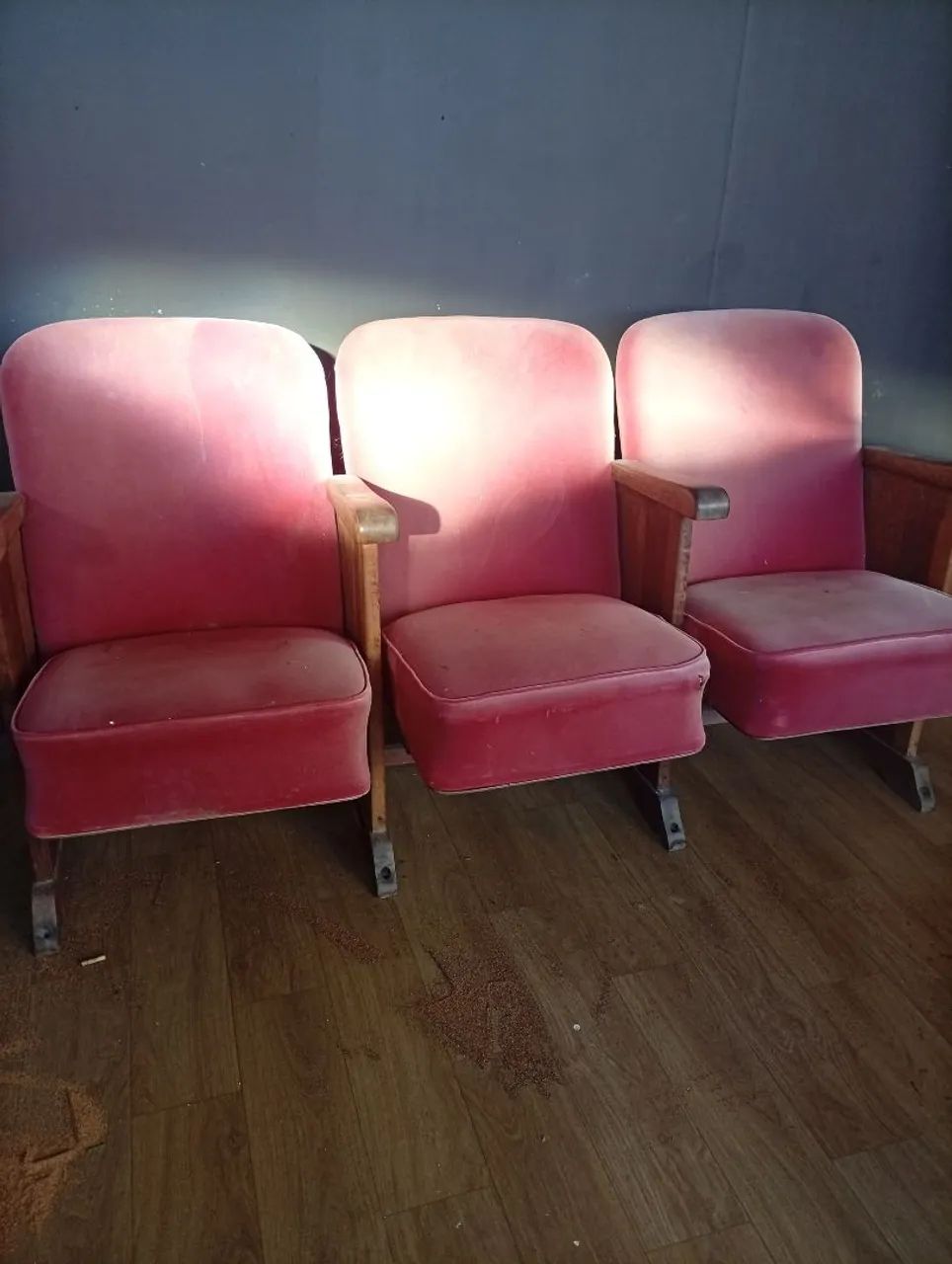 Vende-se Cadeiras de Cinema  - Foto 4