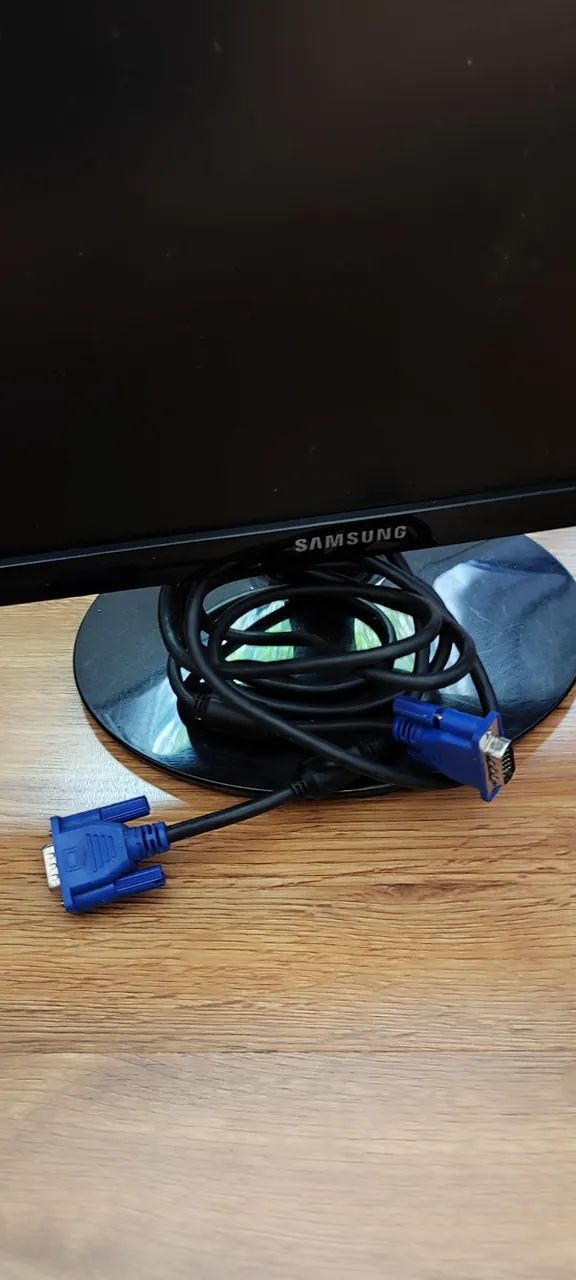 Monitor LED de 20 polegadas Samsung SyncMaster S20B300 com cabo VGA/VGA - Foto 2