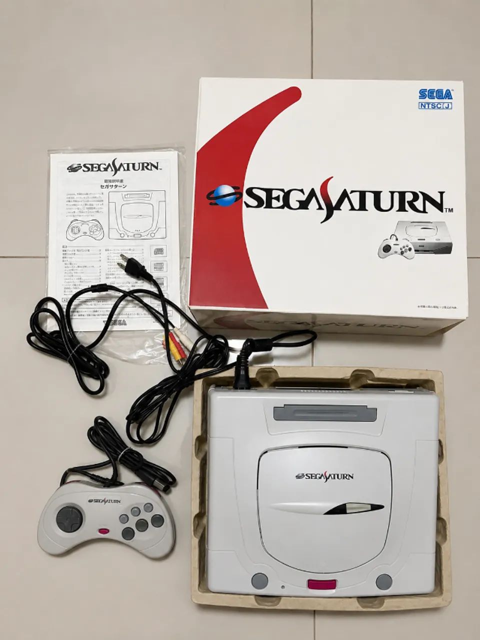 SEGA SATURN BRANCO NTSC-J ORIGINAL NA CAIXA - COMPLETO - Consoles