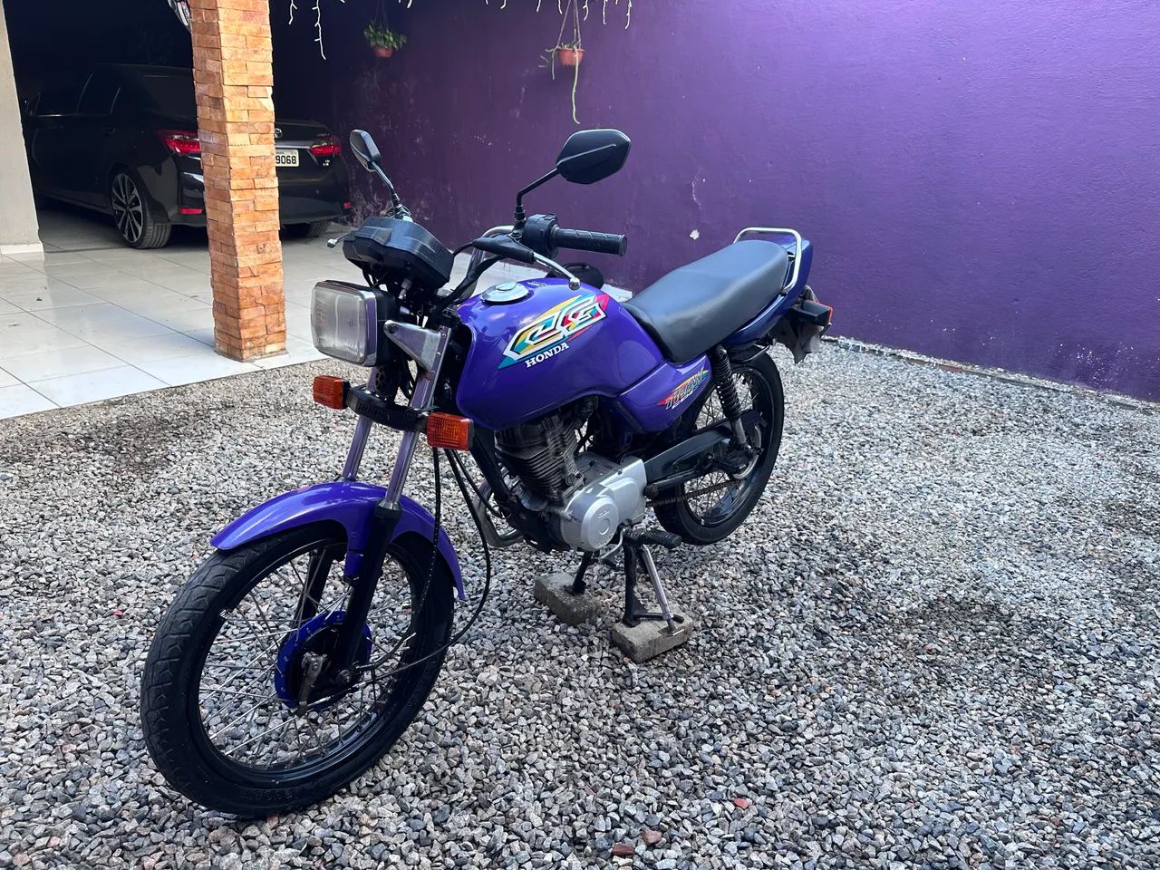 TITAN 125