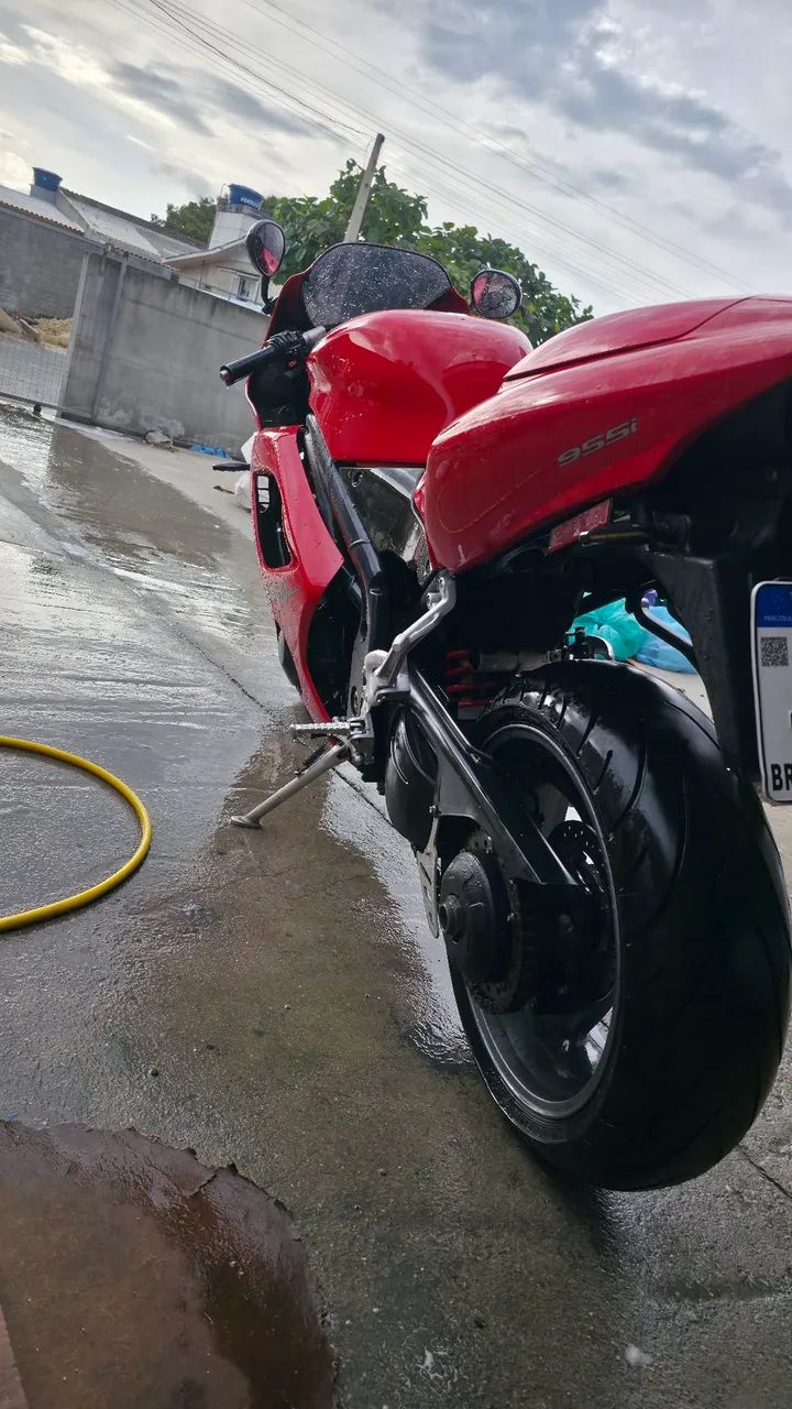 Triumph Daytona 955i ano 2006 baixa km - Foto 3