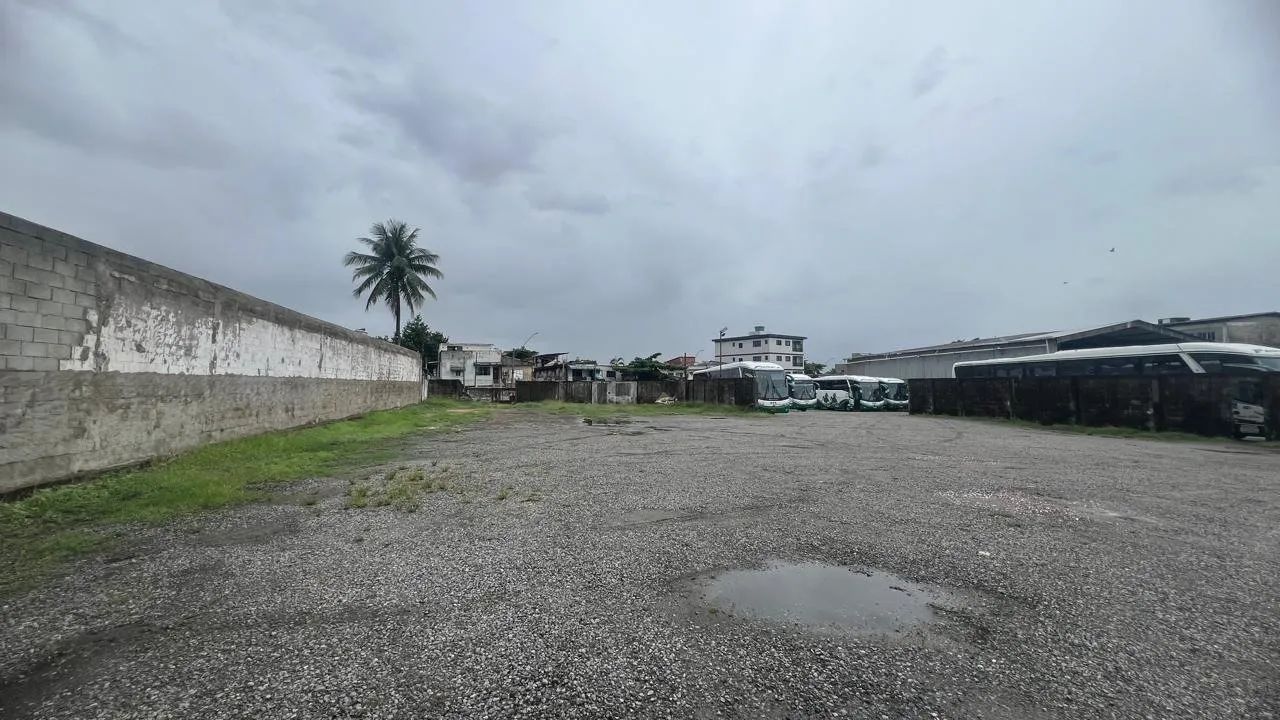 Terreno plano compactado à venda próximo ao centro de São Vicente - Foto 2