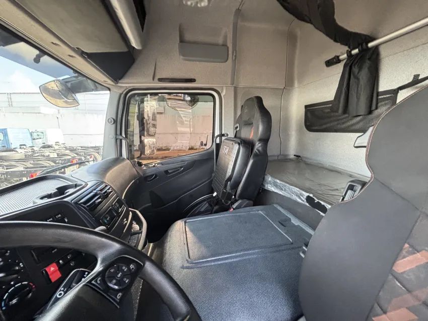 Mercedes-Benz Atego 1933 330 2024/2025 Caminhão Usado Seminovo. - Foto 12