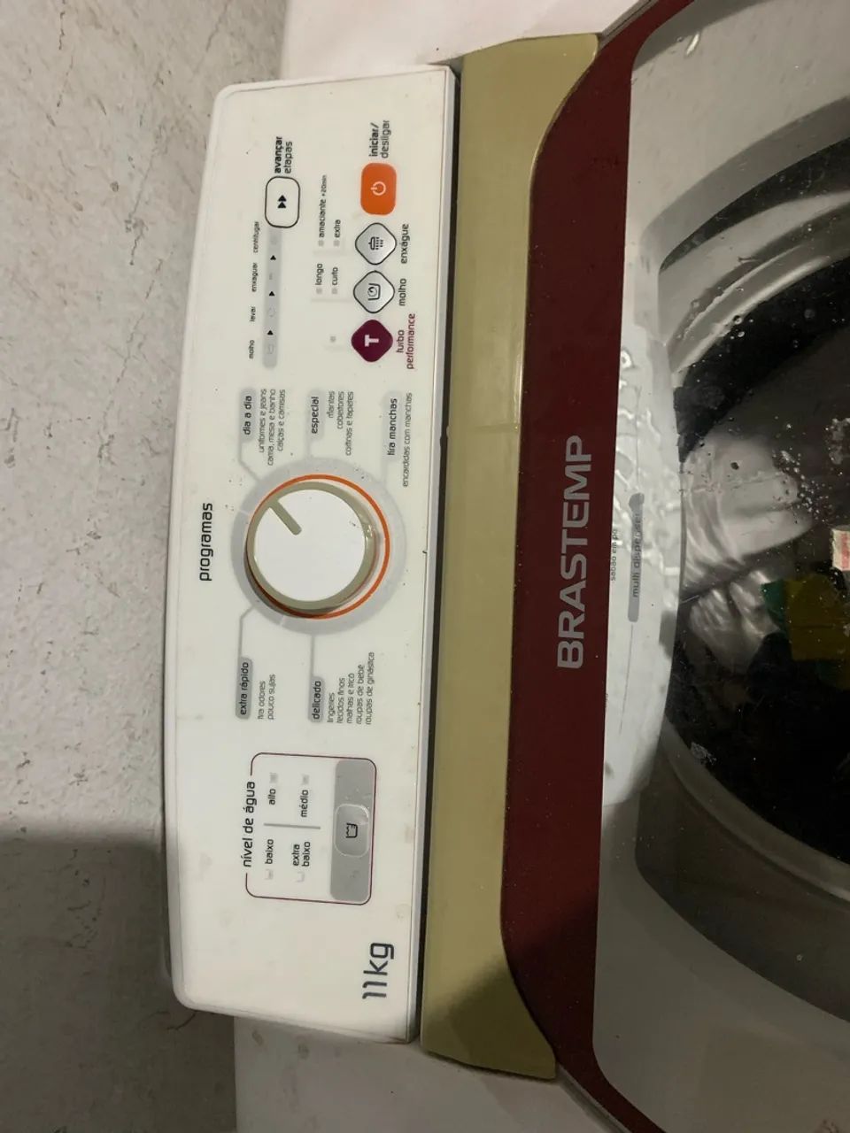 Máquina de lava roupas 
