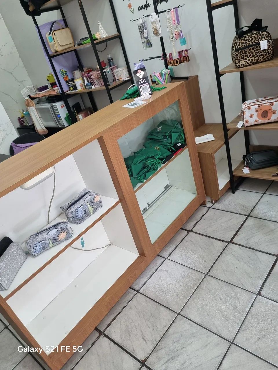 Balcão loja com gavetas