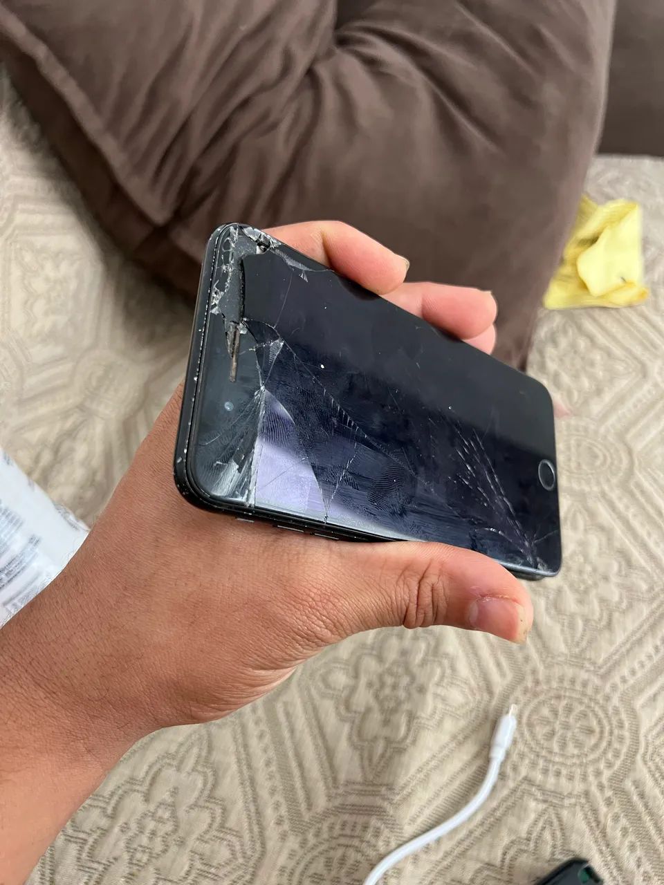 IPhone 7 Plus danificado 
