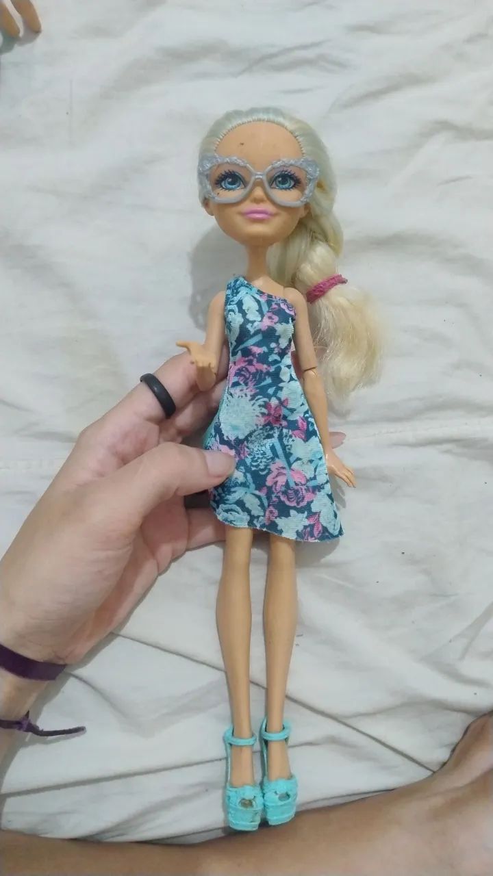 boneca ever after high Darling charming