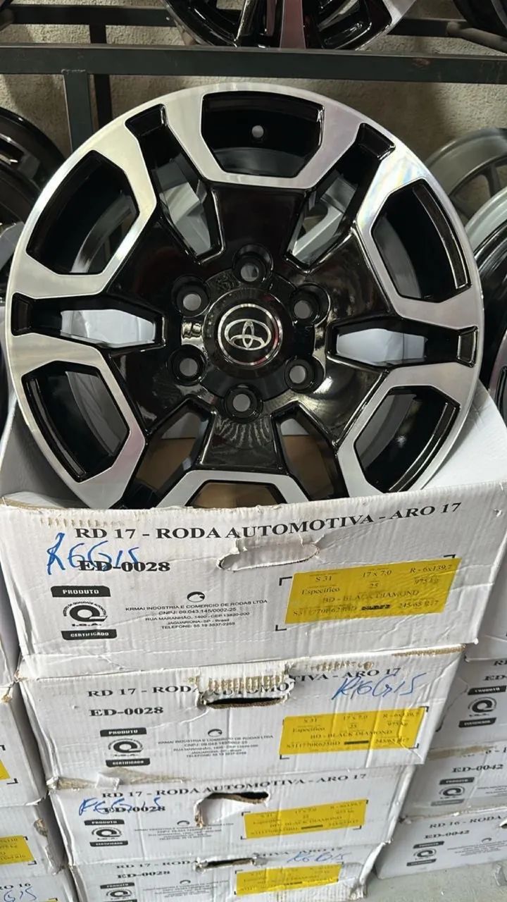 Rodas Toyota Hilux Srx Aro 17 6x139 Jogo + Bicos Cor Preto Com Diamantado - Foto 8