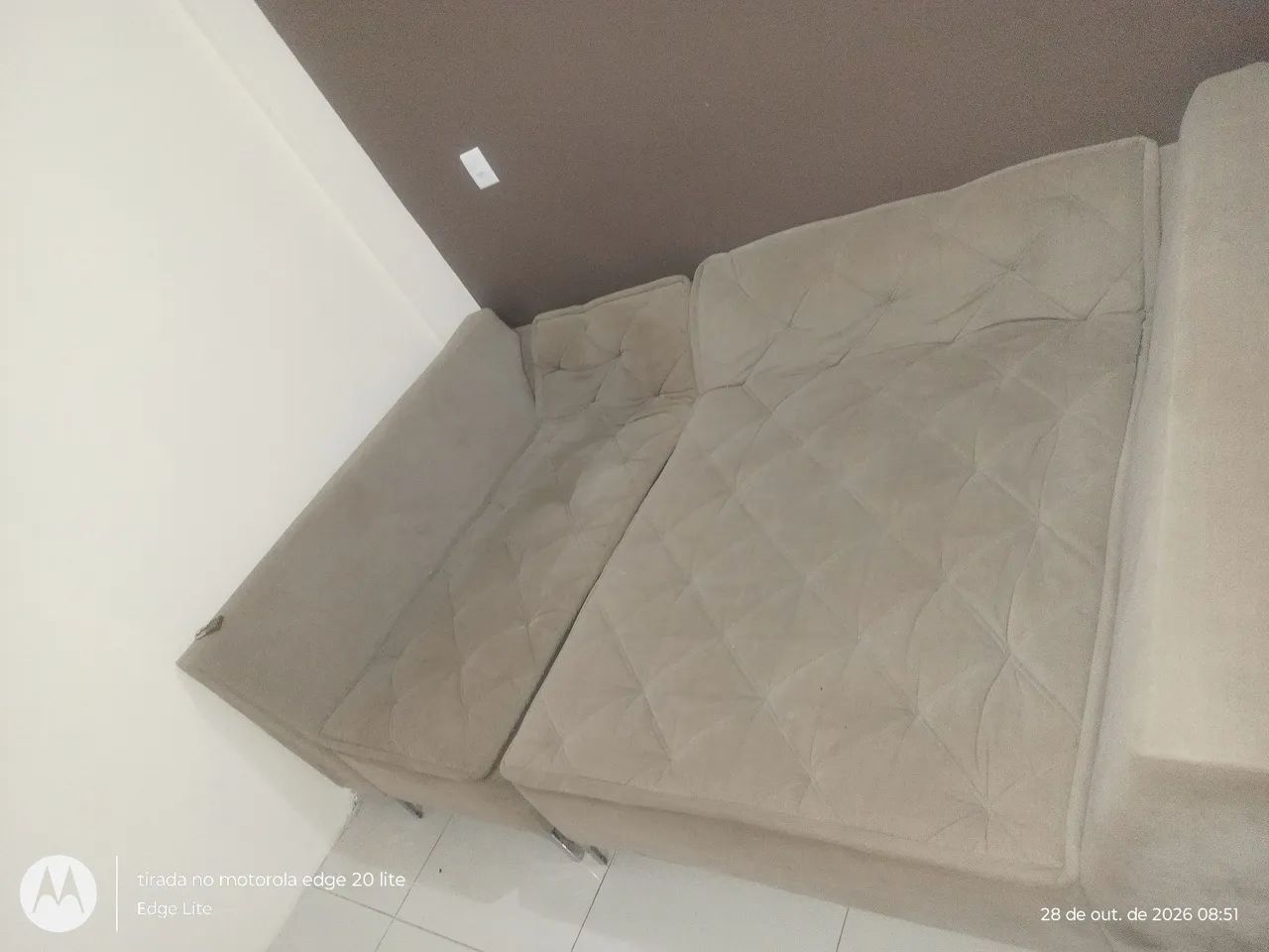 Sofá cama medindo 2.40 por 1.60 lugar para 3 pessoas dormir. - Foto 2