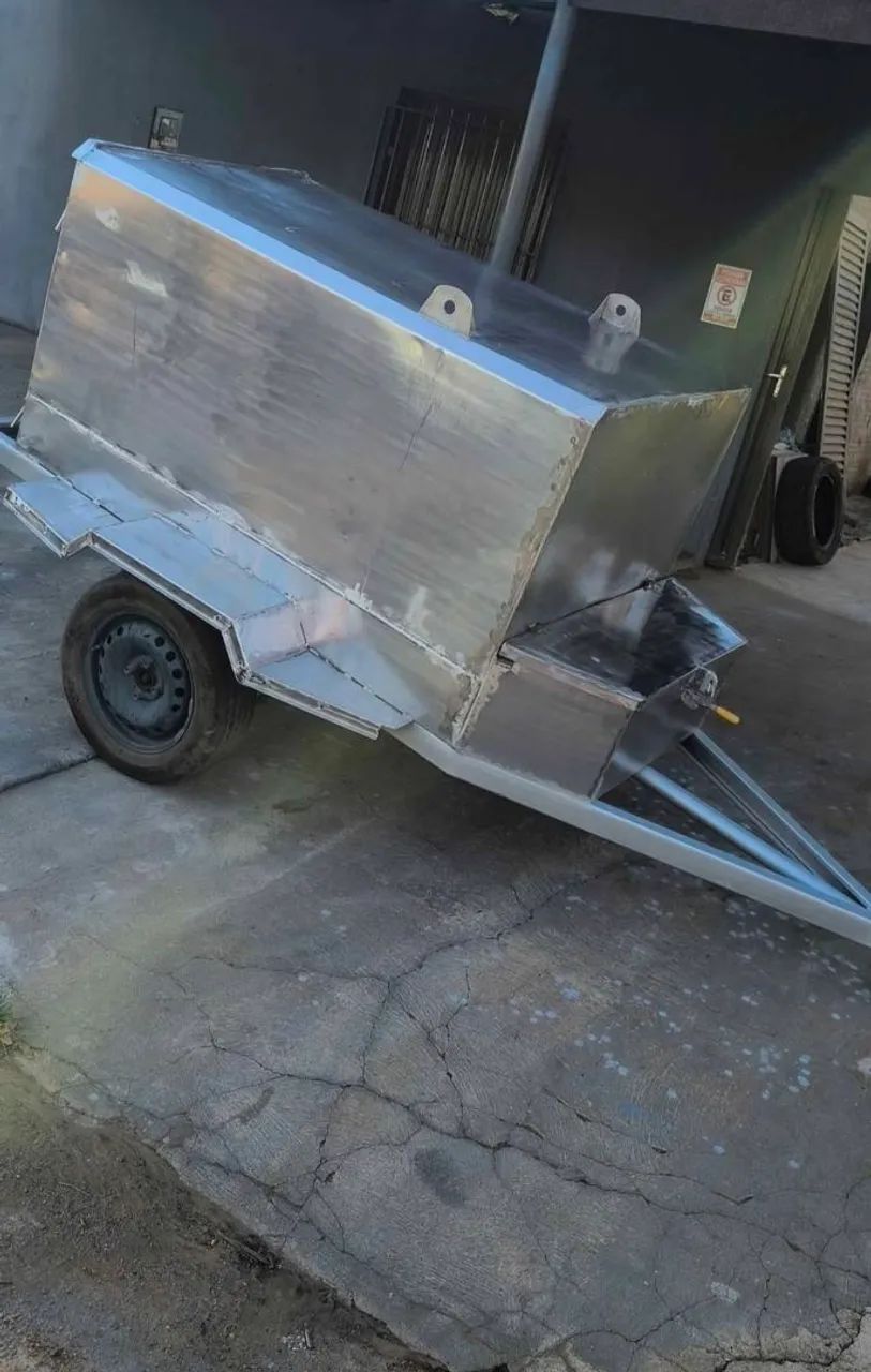 VENDO CARRETA BAÚ  - Foto 2