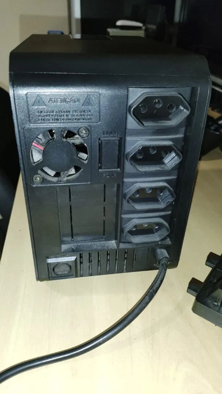 Nobreak APC Back-UPS 600 - Foto 4