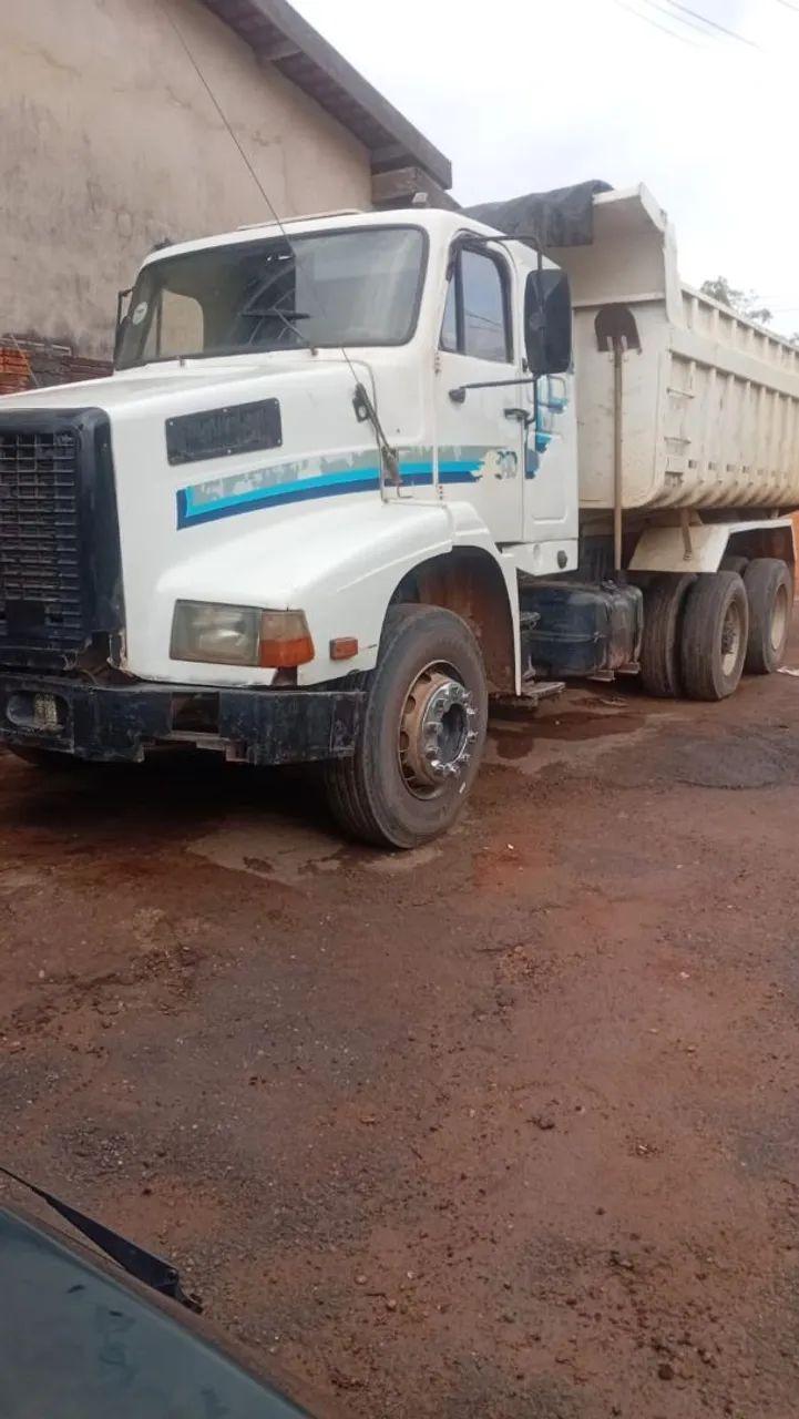 Caminhão caçamba volvo nl340  - Foto 4