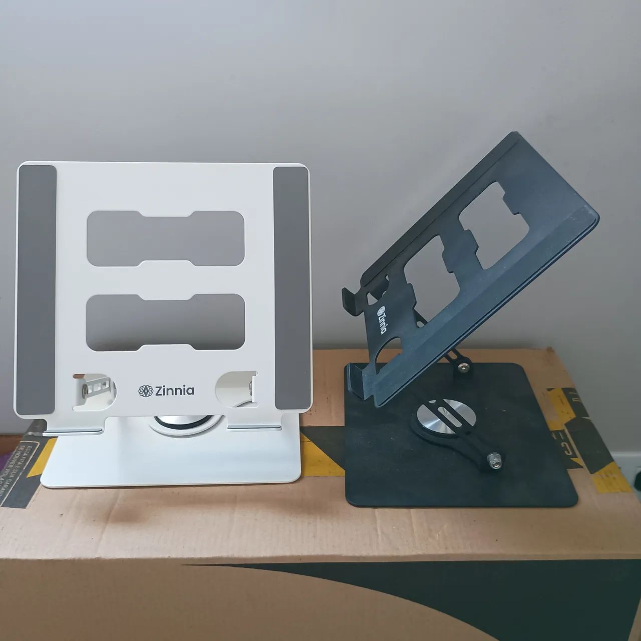 2 SUPORTES PARA NOTEBOOK