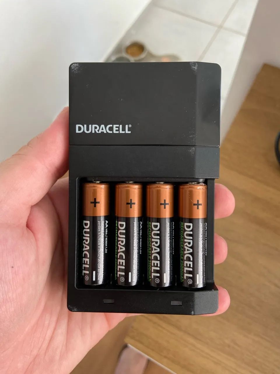 Carregador de Pilhas Duracell