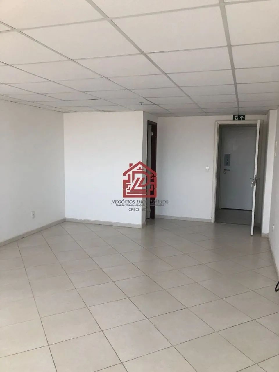 Sala Comercial em Imbetiba, Macaé: 29m², Venda e Aluguel - Foto 2