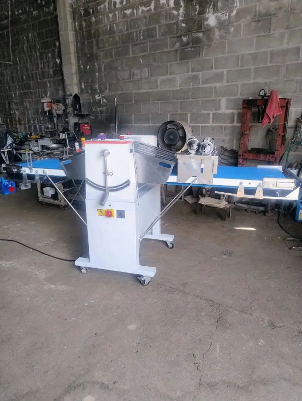 LAMINADORA DE MASSAS FOLHADAS ECO 