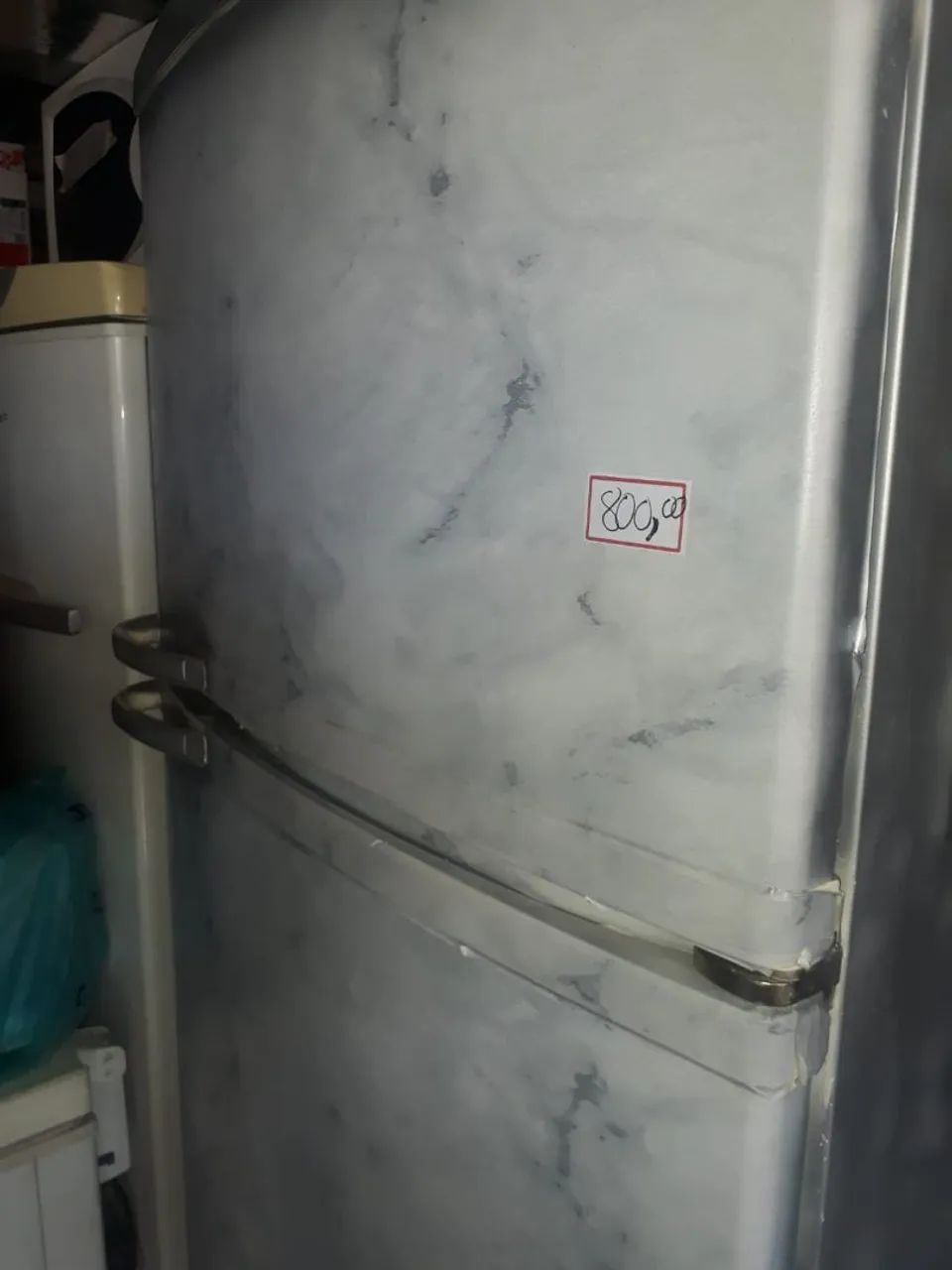 Geladeira envelopada 