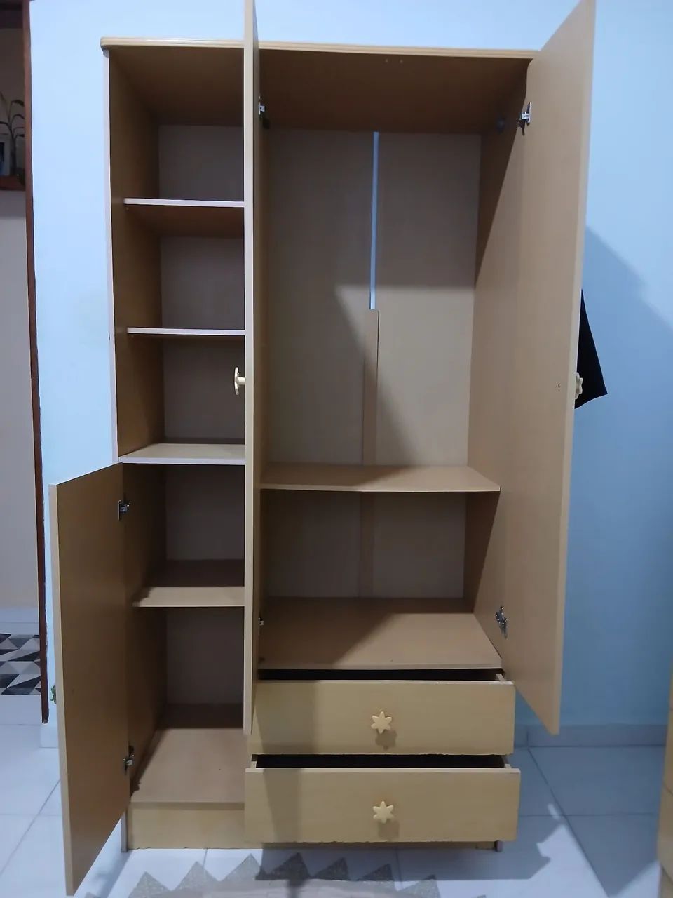 Guarda roupa e cômoda  - Foto 2