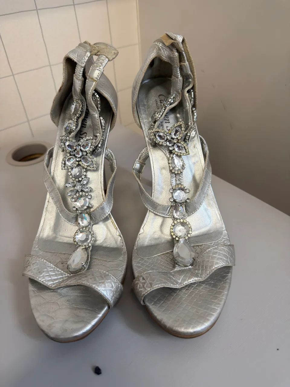 Sandálias e bolsas Arezzo, schutz e carmem  - Foto 5