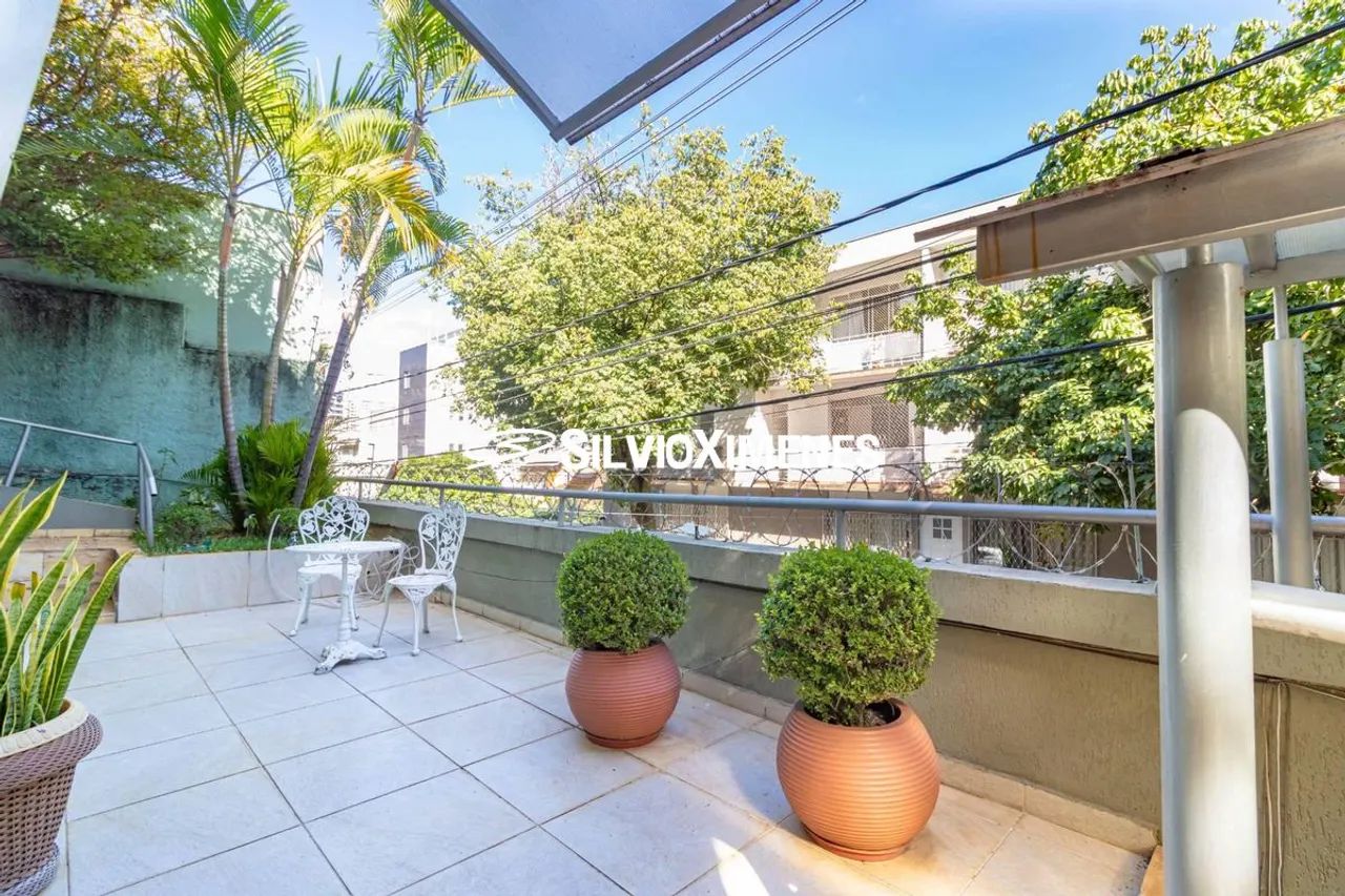 Comercial  Casa no Cruzeiro com 300,00 (M²), 6 quartos e 4 vagas para Venda