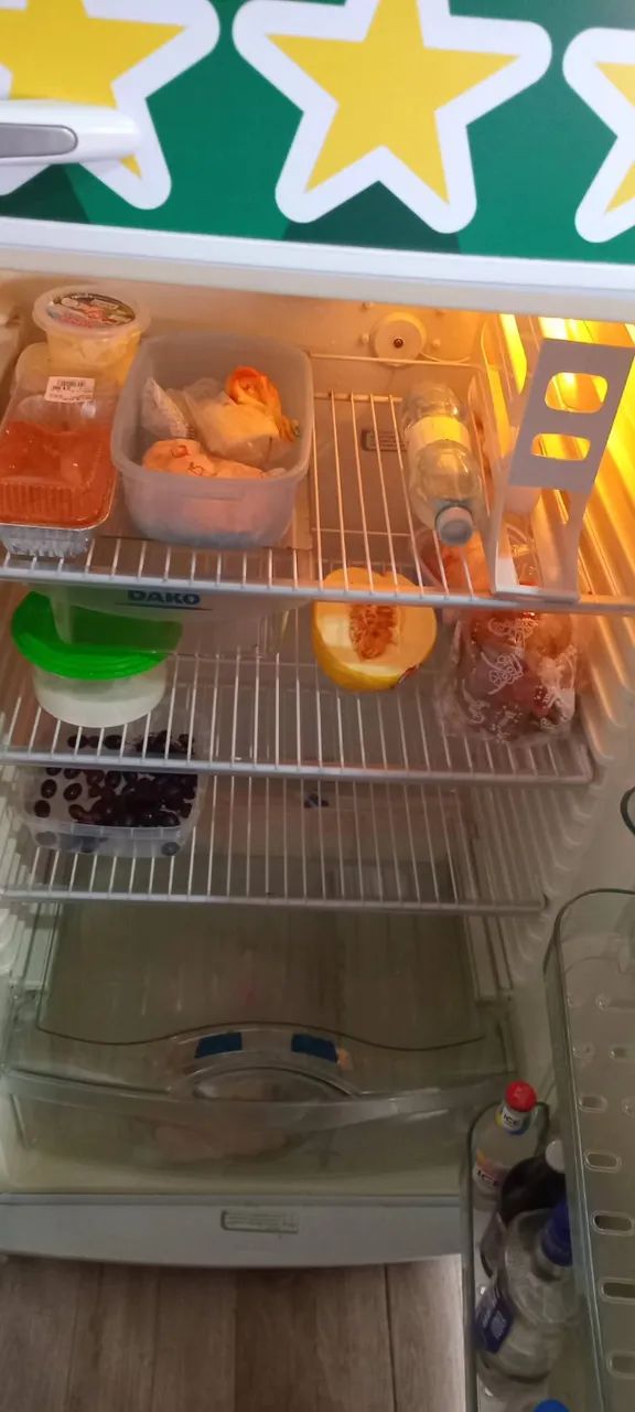 Geladeira, fogão e criado mudo  - Foto 4