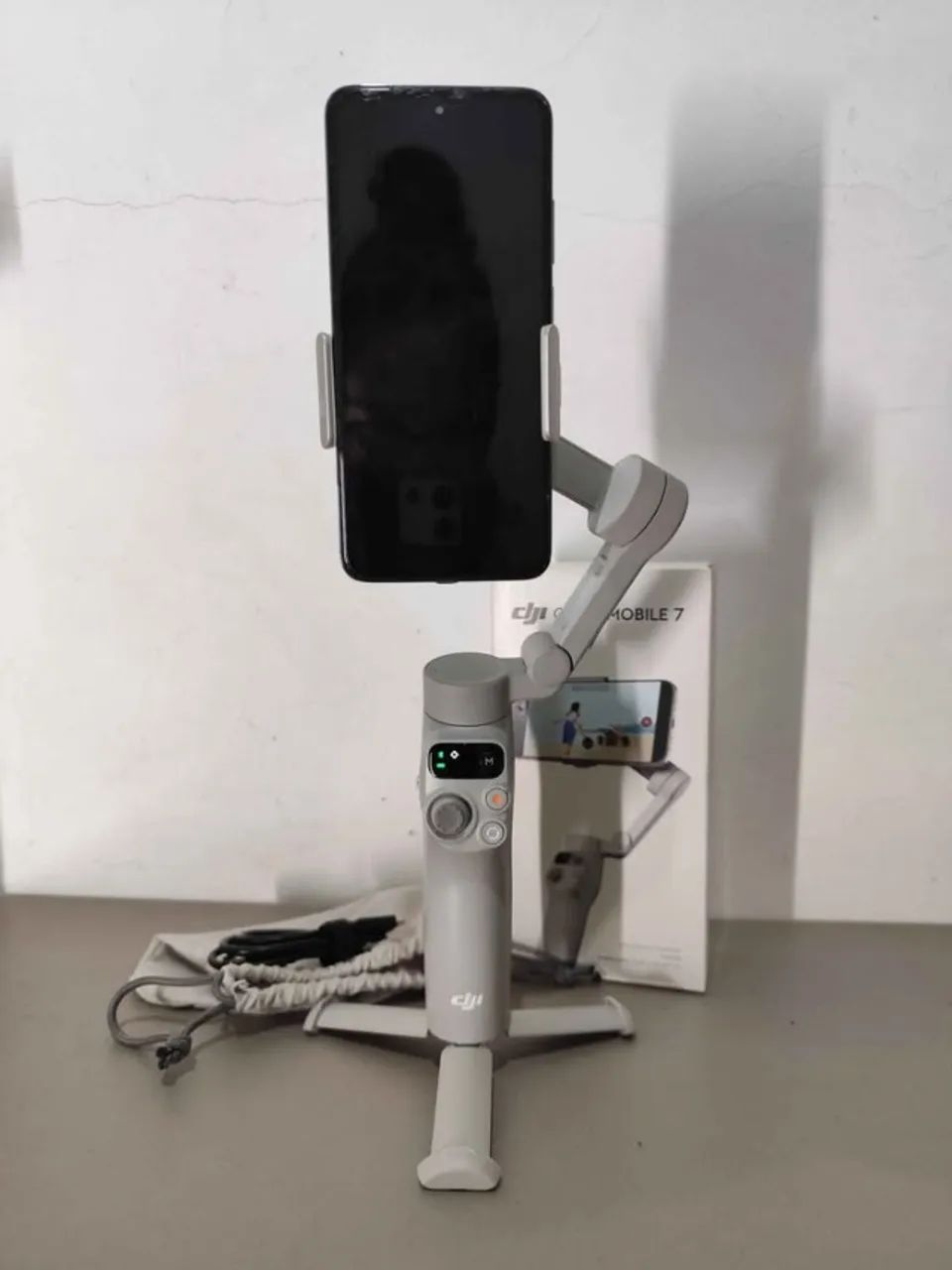 Estabilizador de celular gimbal DJI osmo mobile 7 cor cinza - USADO - Foto 5