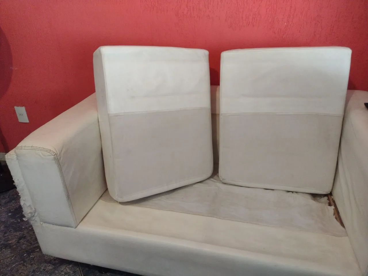 Doação de sofá com boa estrutura para reforma  - Foto 5