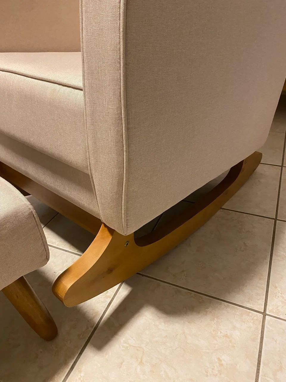 Poltrona amamentação de balanço com puff - Foto 4