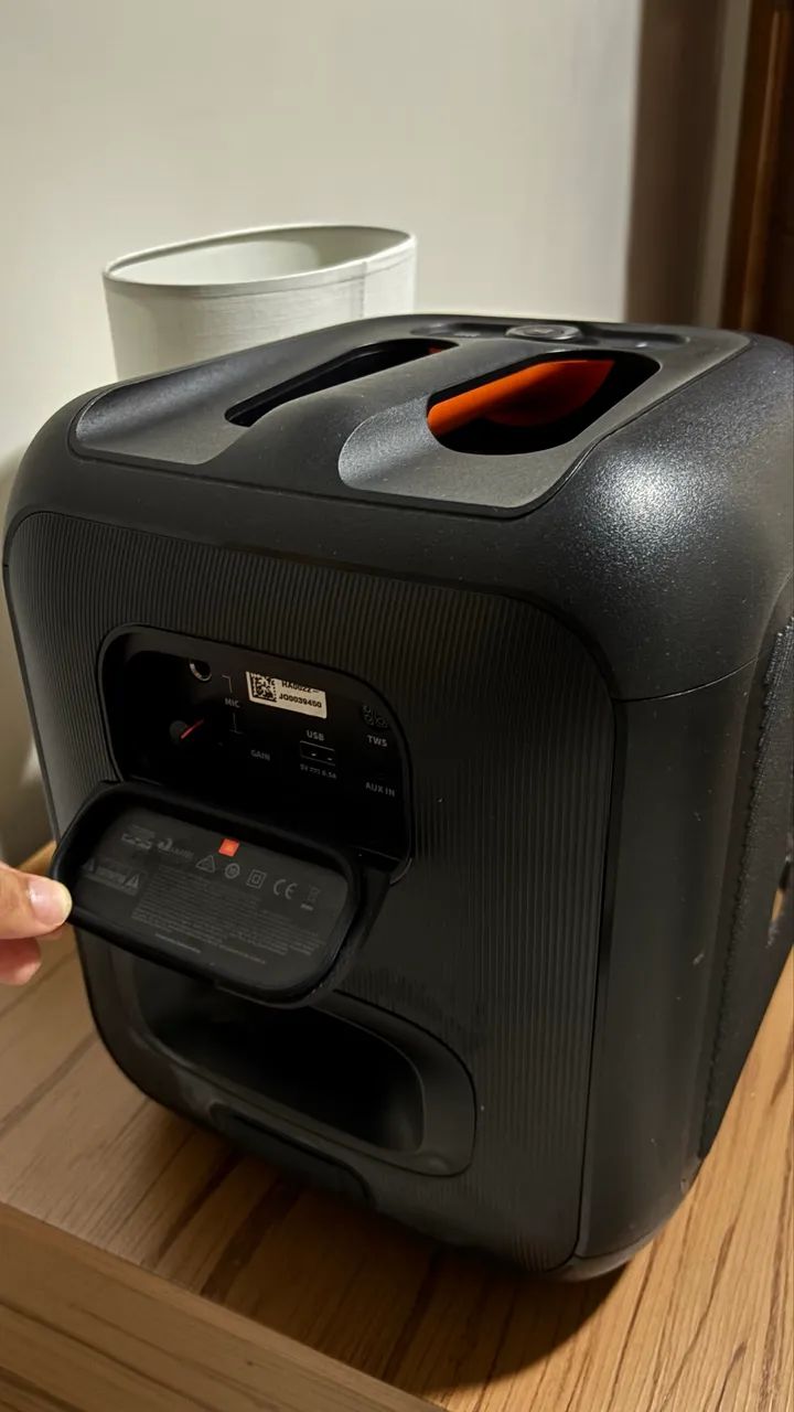 JBL Party Box com microfone  - Foto 5