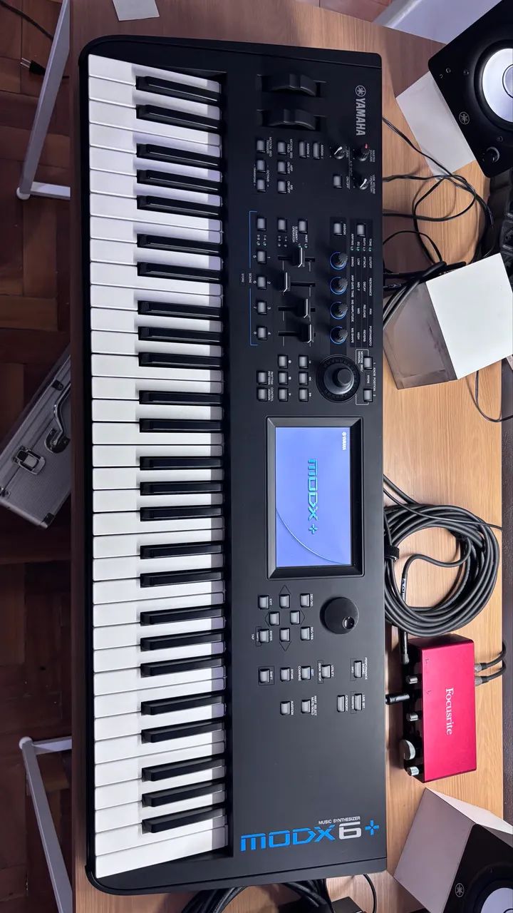 YAMAHA MODX6+ - Foto 2