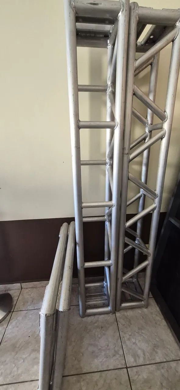 Box truss 2 torres de alumínio Q30 + bases