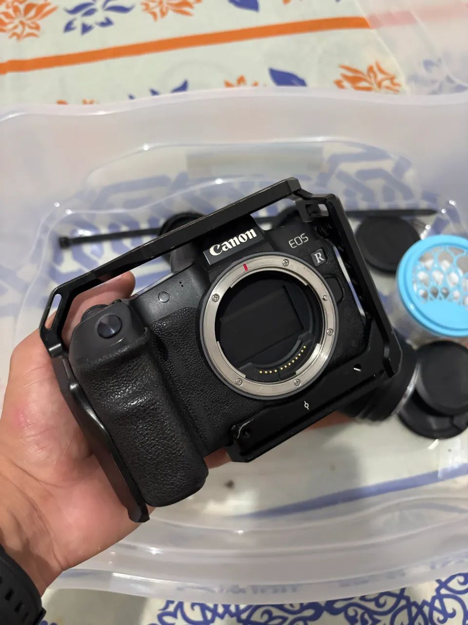 Canon R