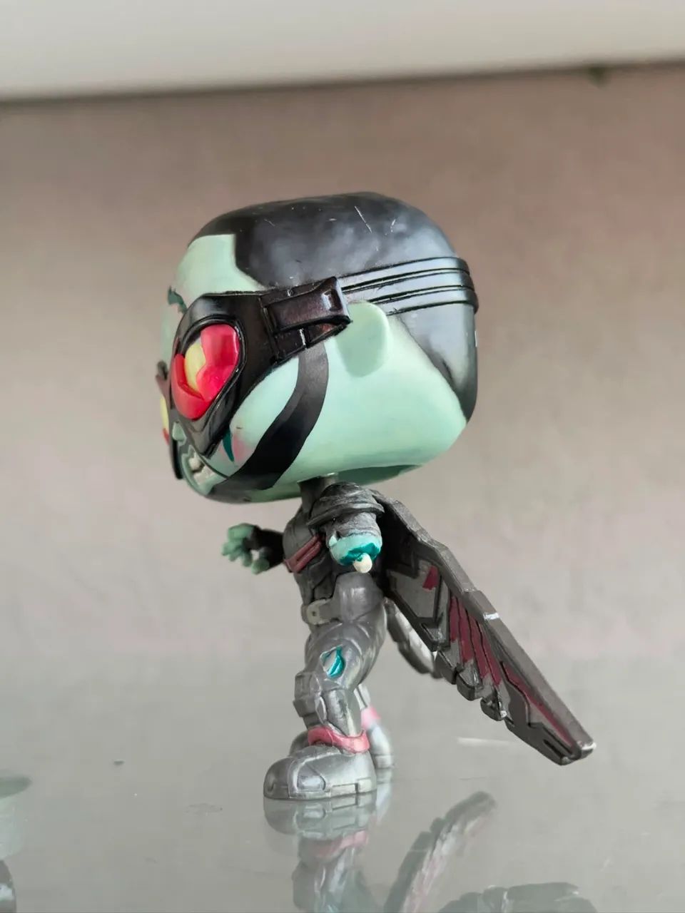 Funko Pop Marvel What If Zombie Falcon  - Foto 4