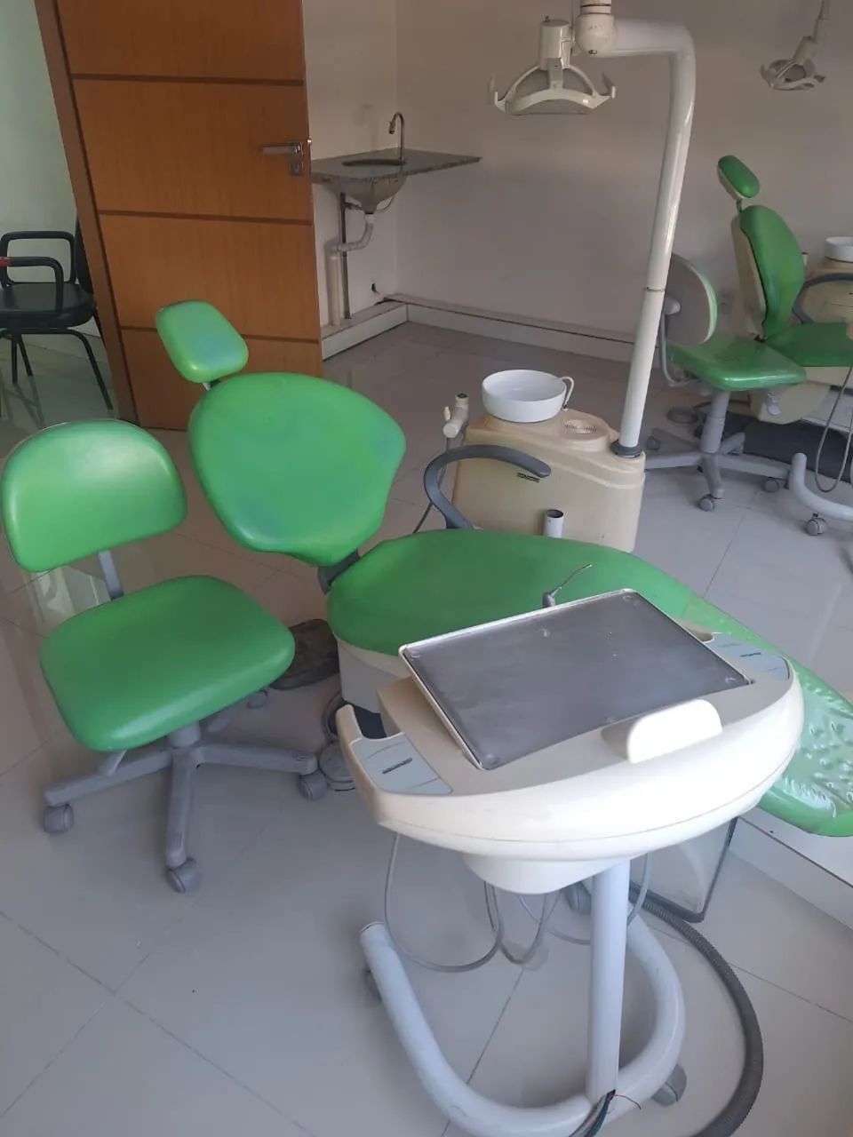 3 Cadeiras Odontológicas Dabi Atlante Completa com Mocho  - Oportunidade Única em Belém - Foto 3