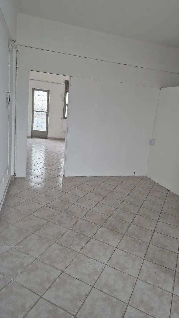 Alugo sala comercial em Bonsucesso